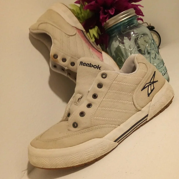 Reebok Shoes - KICK IT OLD SCHOOL RETRO REEBOK TENNIS SHOES WOMEN'S SIZE 8.5